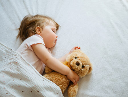 Schlaf gut für <br>Babys & (Klein-) Kinder